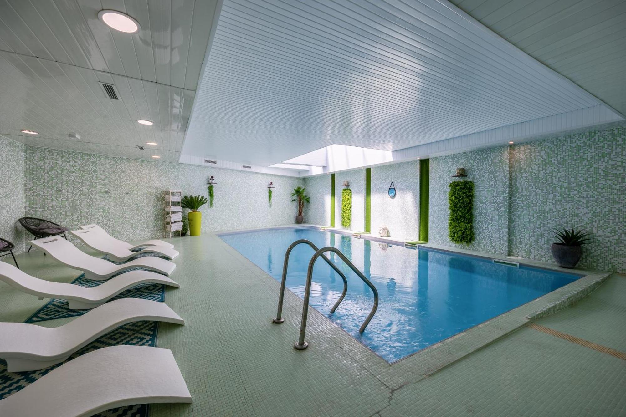 Hotel Et Spa Du Chateau Лагор Экстерьер фото