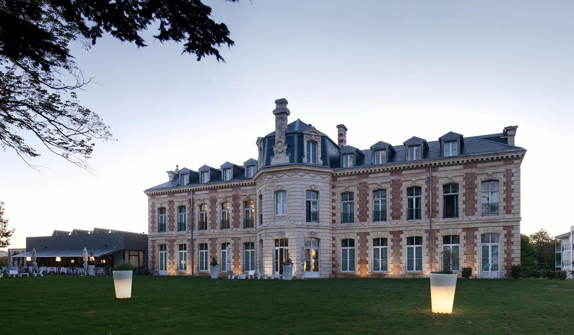 Hotel Et Spa Du Chateau Лагор Экстерьер фото
