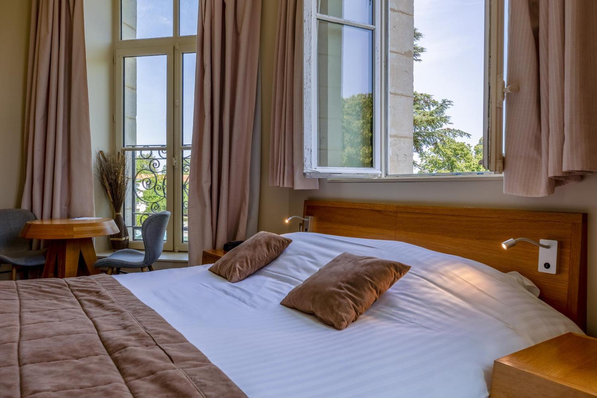 Hotel Et Spa Du Chateau Лагор Номер фото