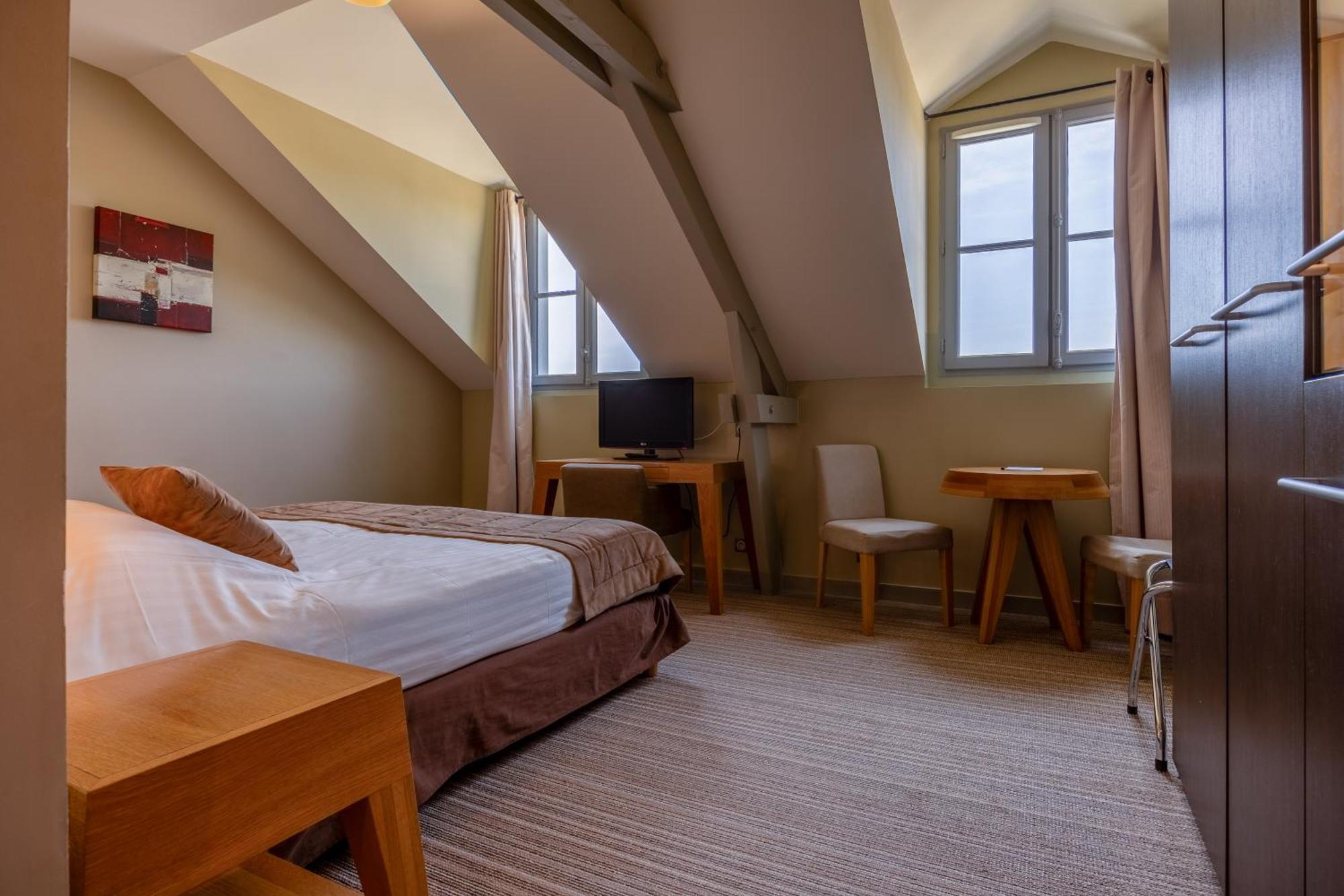 Hotel Et Spa Du Chateau Лагор Номер фото